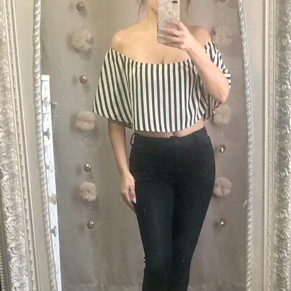 Amuse cropped off shoulder black beige stripe top - Picture 2 of 4